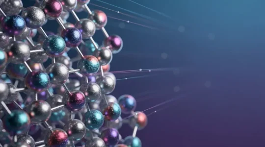 Vue microscopique de nanoparticules uniformes brillantes formant une structure cristalline organisée représentant l'innovation en nanomatériaux